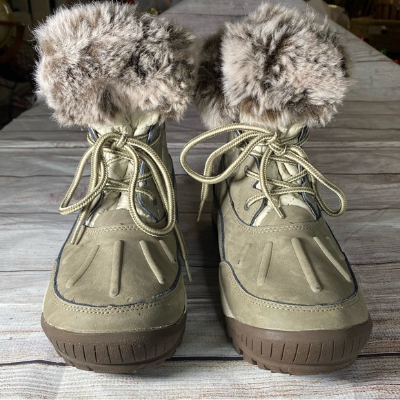 Women's Bearpaw Becka Waterproof Winter Ankle Snow Boots Size 7 - Picture 2 of 8